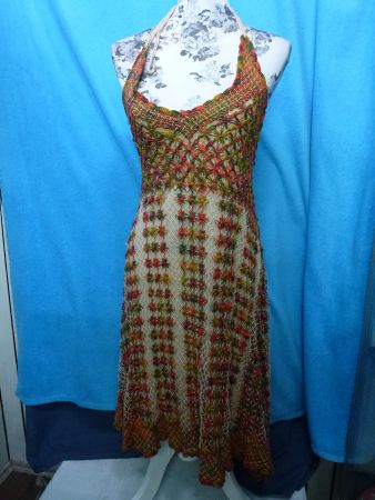 SOMMER HIPPIE KLEID NECKHOLDER BLICKDICHT HINTEN LÄNGER M