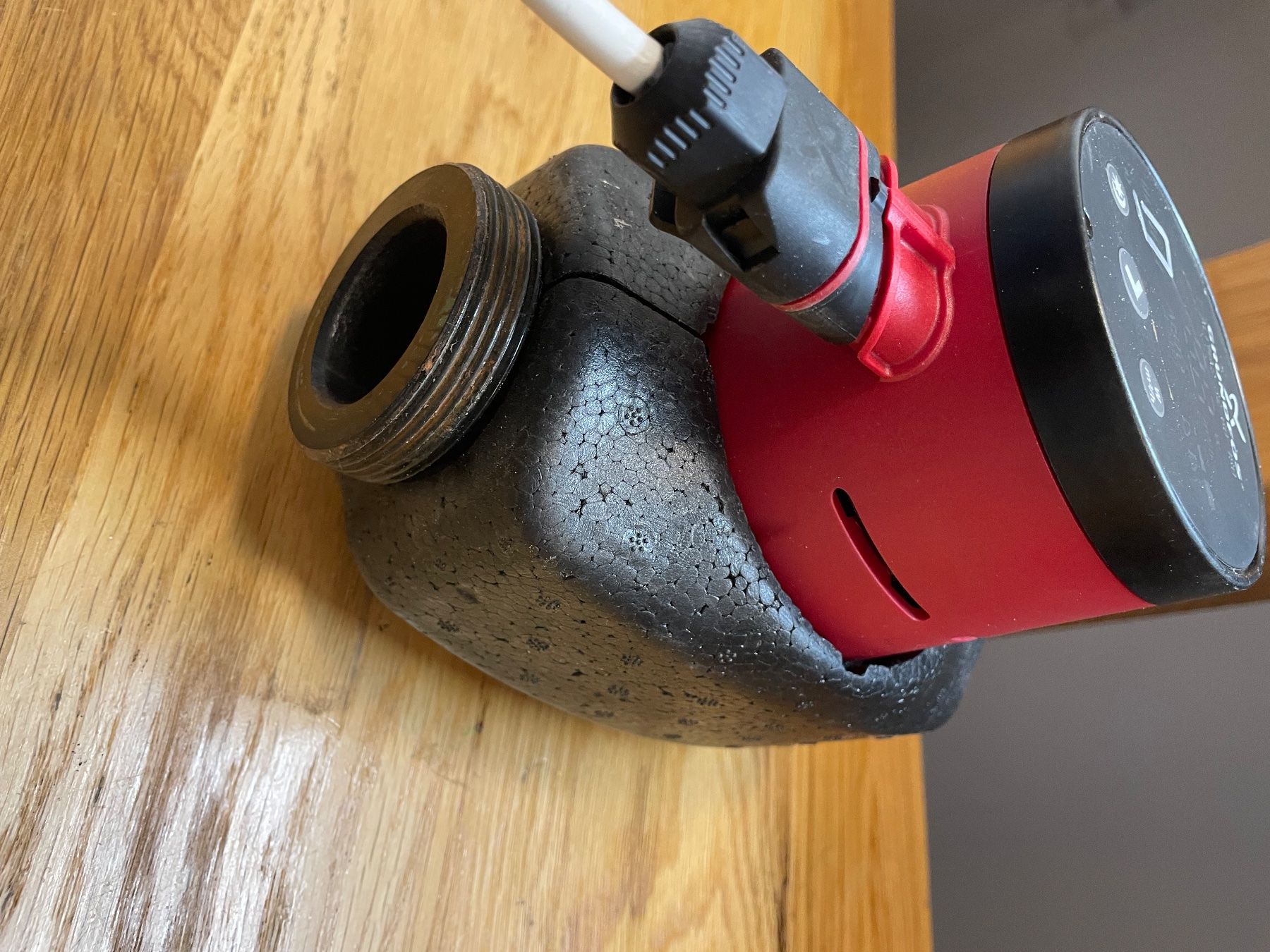 Grundfos Riscaldamento: Grundfos Umwältspumpe Alpha 2 – Usato da Schötz venduto da Herbie 1