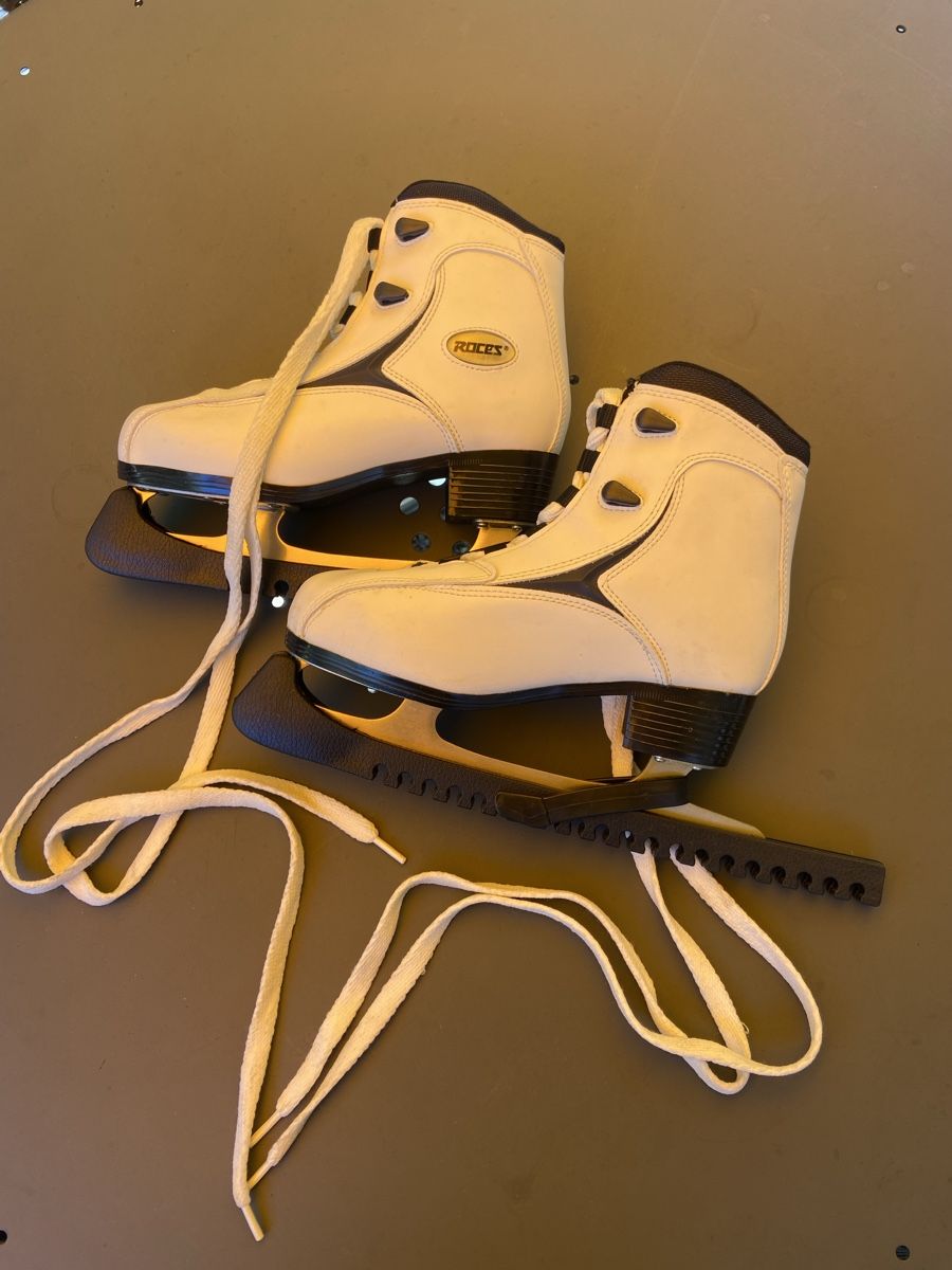 Schlittschuhe: Schlittschuhe Damen Roces – Gebraucht aus Goldach von Sandez