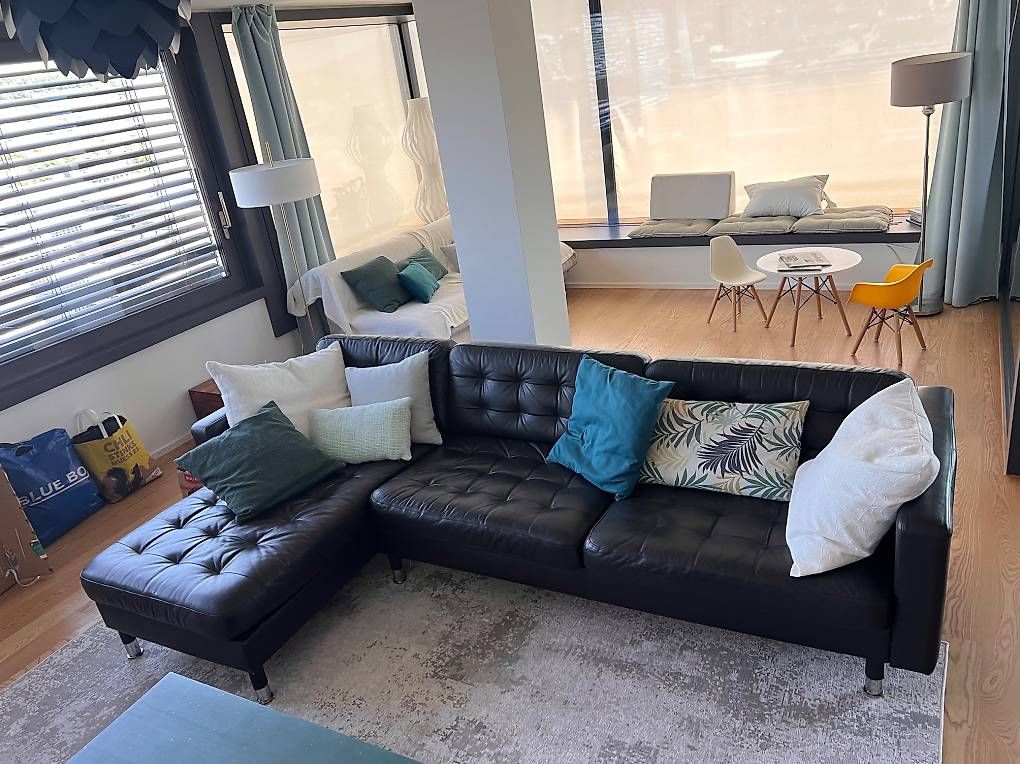 Sofas: Landskrona Ikea Leder Sofa schwarz  – D'occasion à Zürich par cat_9qyy 1