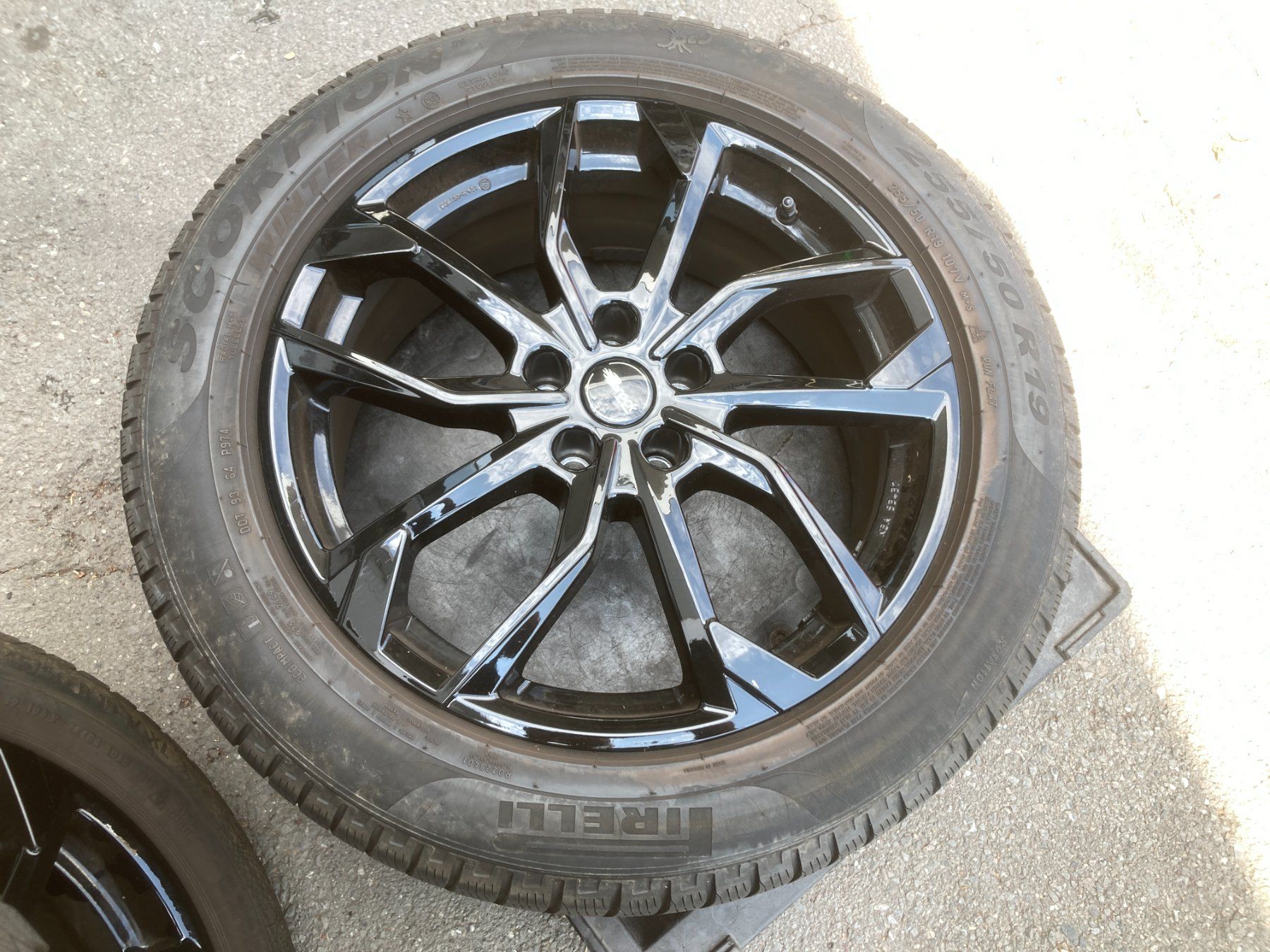 BMW Pneus & Roues: BMW IX3 Winterräder 245/50R19 – D'occasion à Cham par WB2223 3