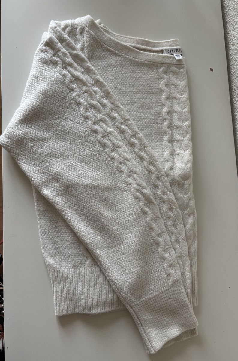 Guess Pulls & Sweat-shirts: Guess Pullover  – D'occasion à Schaffhausen par Atlas110