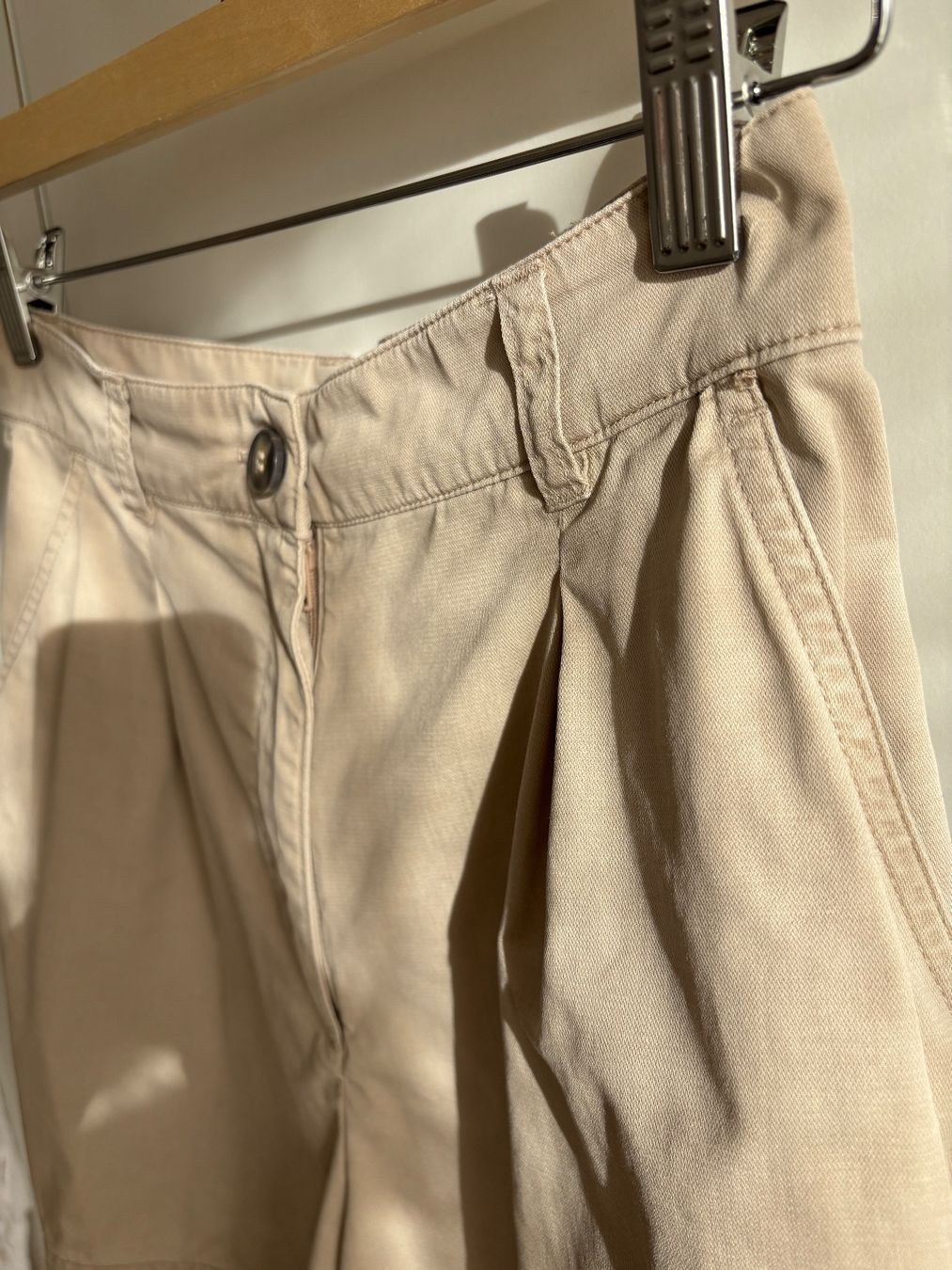 H&M Hosen: Baumwollshorts mit Bundfalten – Neu (gemäss Beschreibung) aus Niederrohrdorf von Madoqua 2