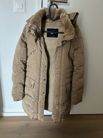 Zara Daunenjacke beige mit Kapuze guter Zustand xs