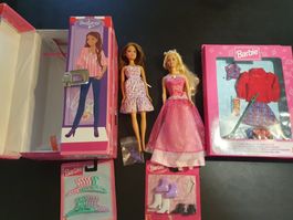 2 Barbies, 1 Kleiderset, Schrankkoffer etc.