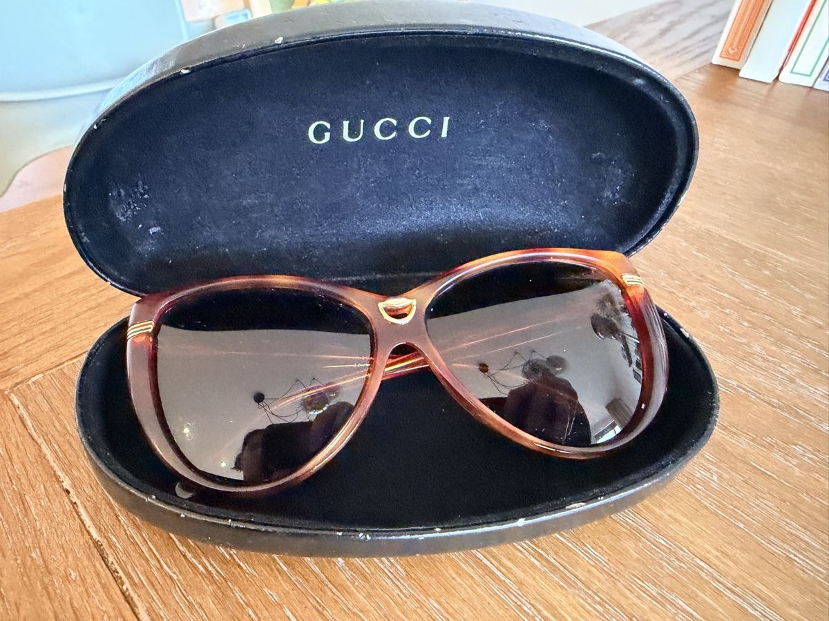 Gucci Brillen & Gläser: Original Gucci Sunglasses Tortoise Gold Logo Case – Gebraucht aus Gockhausen von van_82kh 1