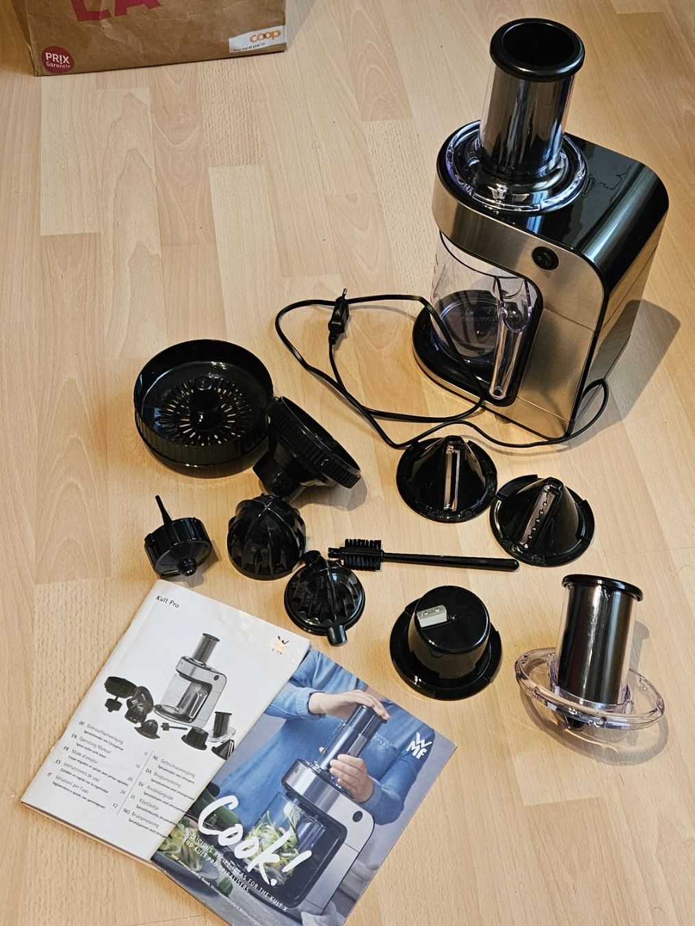 WMF Küchengeräte: WMF Kult Pro Spiralschneider mit Citruspresse – Gebraucht aus Jona von ASMARADO 2