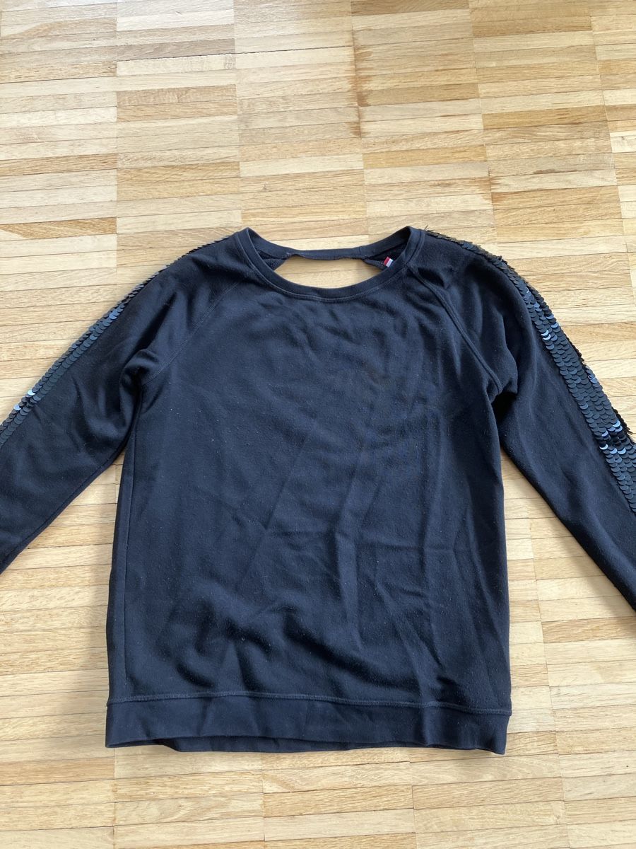 Pullover & Sweatshirts: Schwarzer Pulli Gr. M – Gebraucht aus Winterthur von Streisel