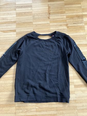 Schwarzer Pulli Gr. M