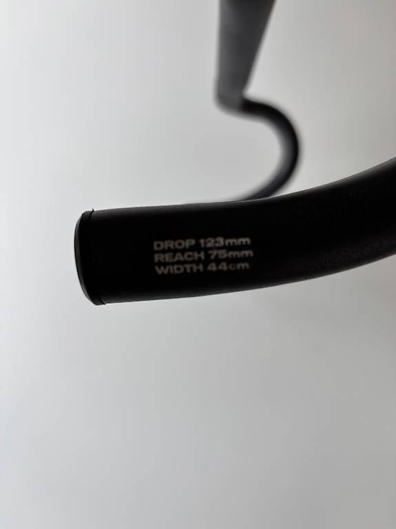 Pièces détachées: Cintre route Specialized 440mm – D'occasion à Le Landeron par pma_syc2 1