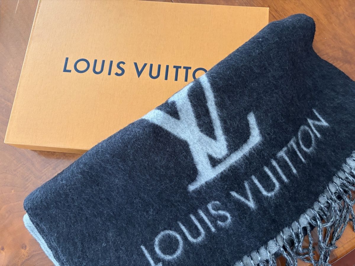 Louis Vuitton Foulards & écharpes: Louis Vuitton écharpe cachemire  – D'occasion à Le Mont-sur-Lausanne par CT70 3