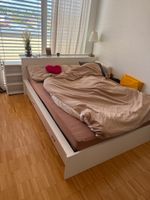 Bett mit Matratze und Lattenrost 160x200