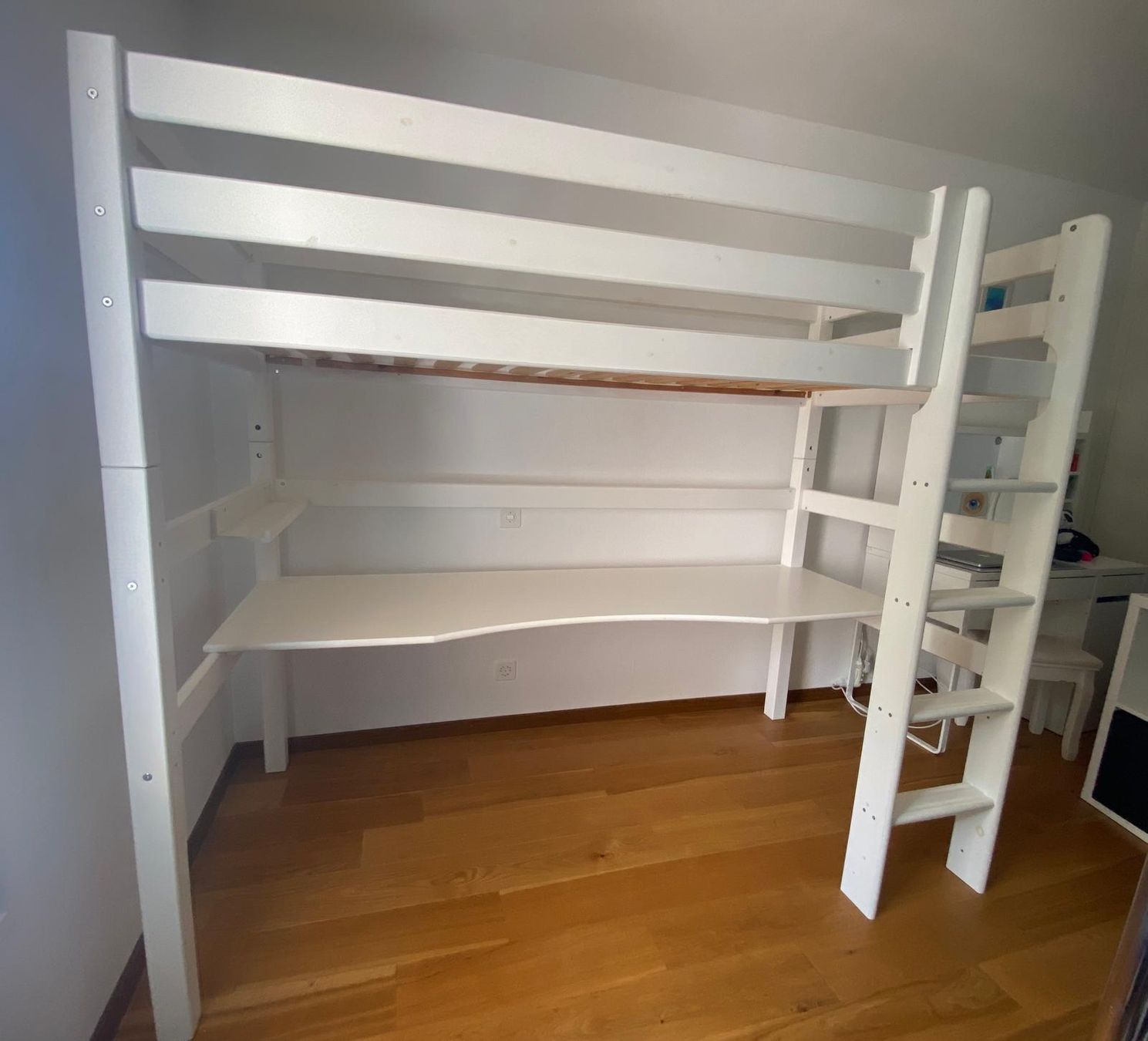 Pfister Letti: Hoppekids Hochbett mit integriertem Schreibtisch – Usato da Puidoux venduto da Pelerin21 1