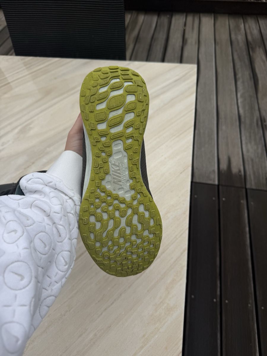 Nike Scarpe da uomo: Nike Running Sneaker Gr. 44 – Usato da Engelburg venduto da mia_n6tr 4