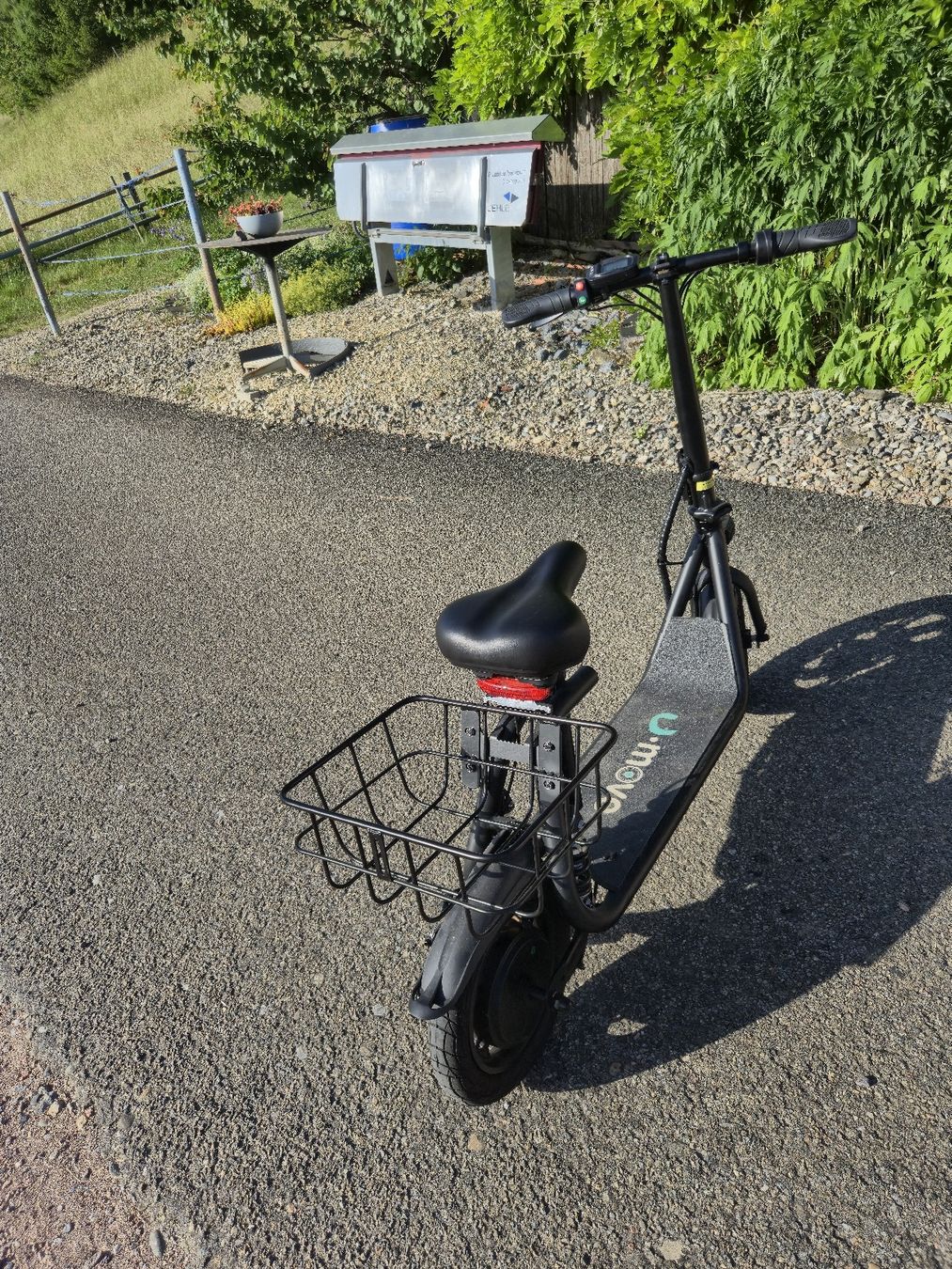 Scooter: Neuwertiger Elektroroller U-Move mit Sattel und Korb – Usato da Hottwil venduto da symdeppi 2