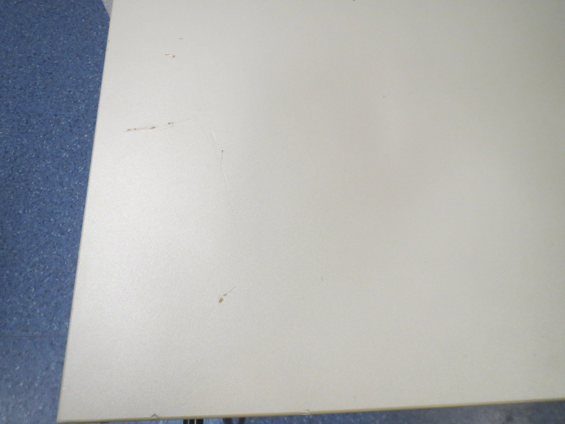 Armadi: Rollladenschrank hellgrau 120 cm – Usato da Hüttwilen venduto da Andmithand 2
