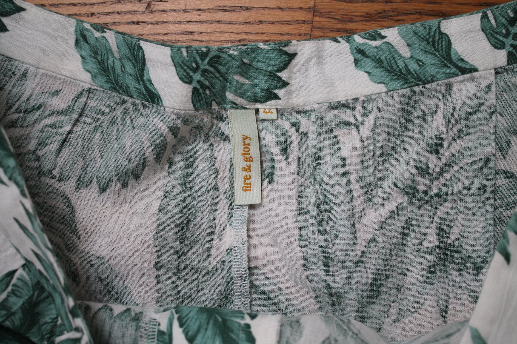 Hosen: Sommerliche Shorts mit Palmenmuster, NEU, fire & glory – Neu (gemäss Beschreibung) aus Hüttwilen von pinti55 3