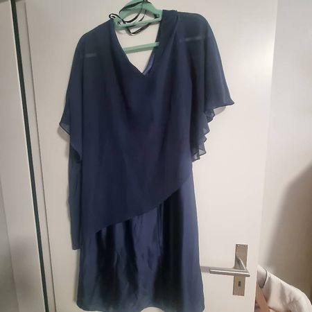 Elegantes Wunderschönes Kleid dinkelblau Marke  SWING Gr.46