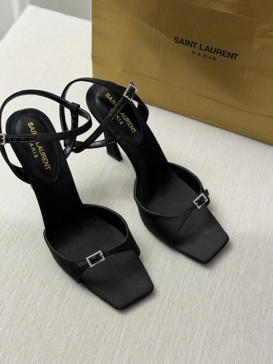 Scarpe da donna: Saint Laurent Sandalen – Usato da Dübendorf venduto da malina7797