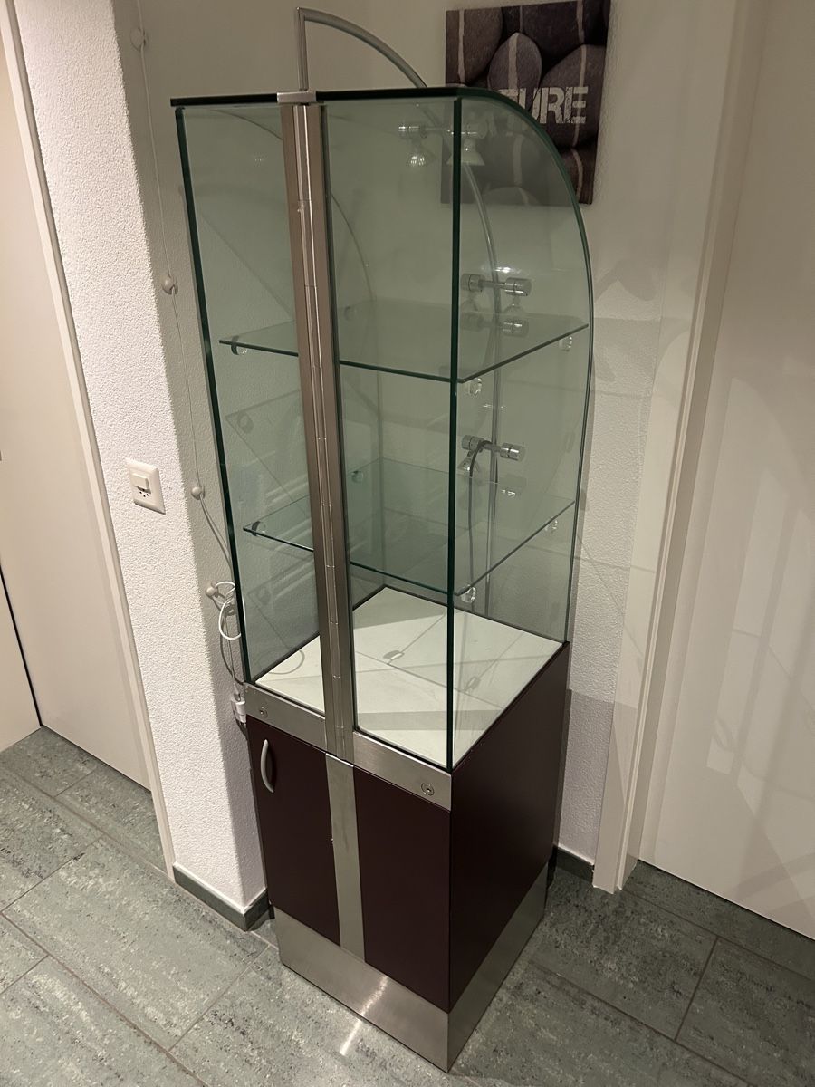 Vetrine: [NEU]: Glas Vitrine mit Beleuchtung – Nuovo (secondo la descrizione) da Arni AG venduto da CreaFlex