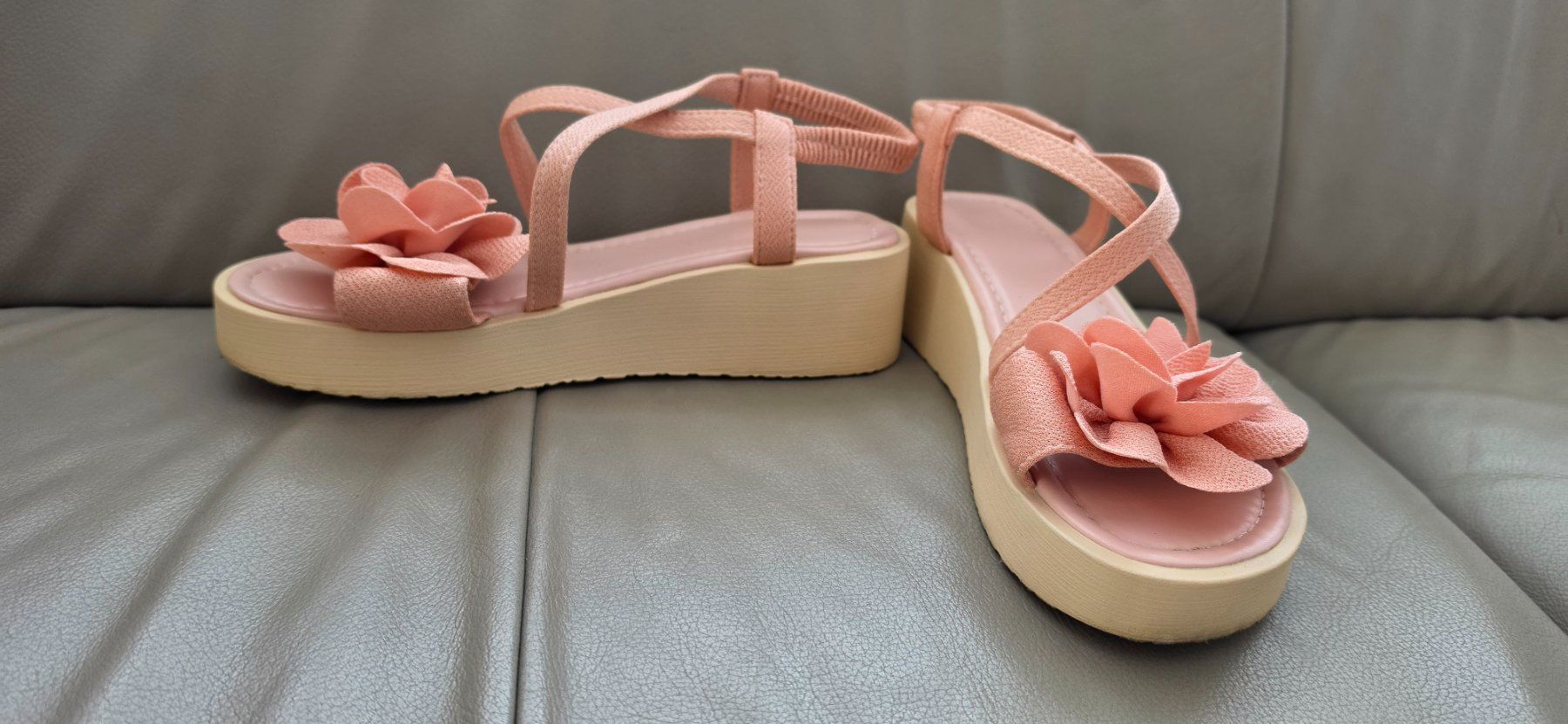 Damenschuhe: Sandalen – Gebraucht aus Neuenkirch von Lnpd 1