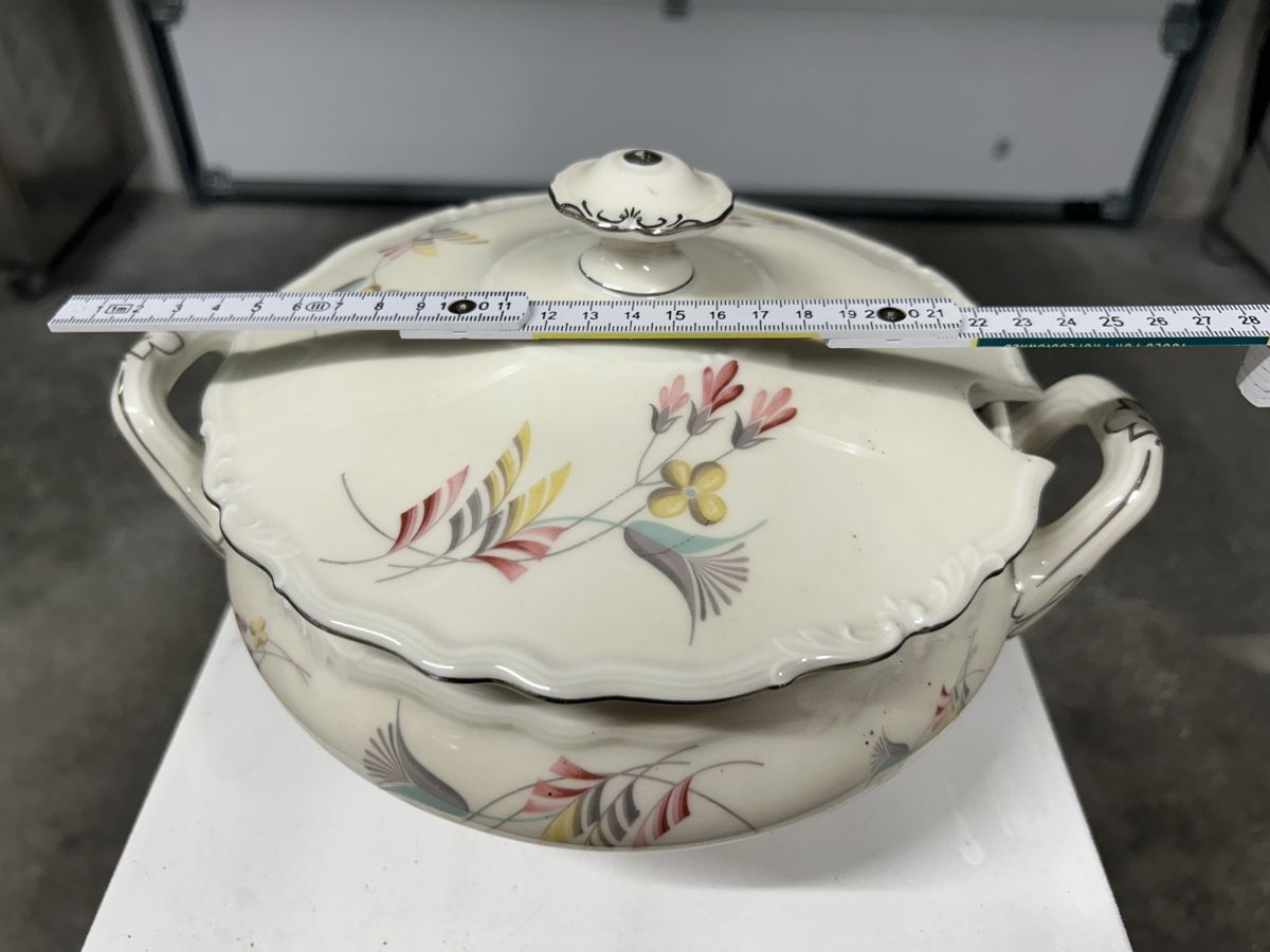 Ciotole: Vintage Suppenschüssel mit Deckel! – Usato da Kehrsiten venduto da fot_55m5 3