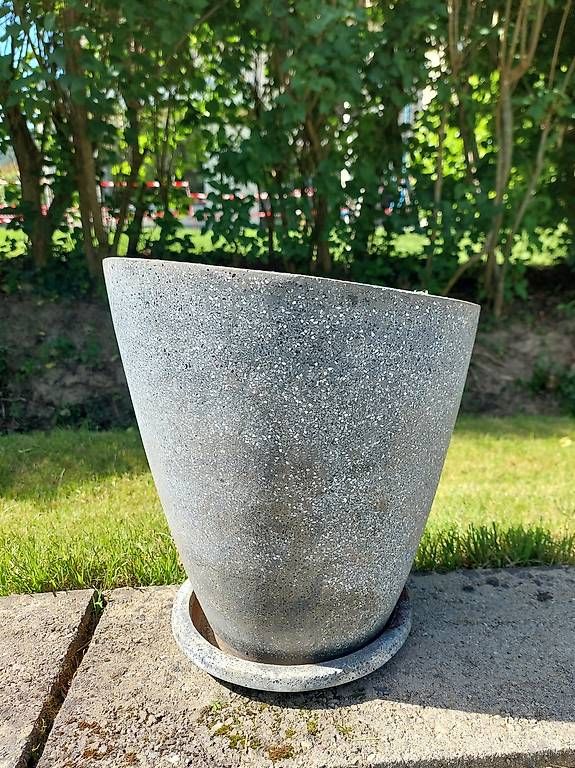 Blumentöpfe: Gartentopf – Gebraucht aus Schachen LU von Mister-jo