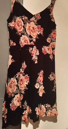 Blumenkleid / Kleid / Trägerkleid / Grösse 40