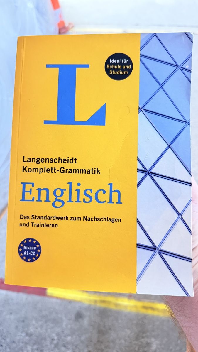 Libri: Englisch Komplett Grammatik – Usato da Leuggern venduto da Andik.2001