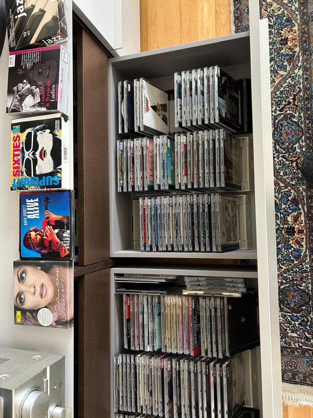 CDs: CD-Sammlung 224 CDs, inklusive CD-Racks – Gebraucht aus Männedorf von man_866x