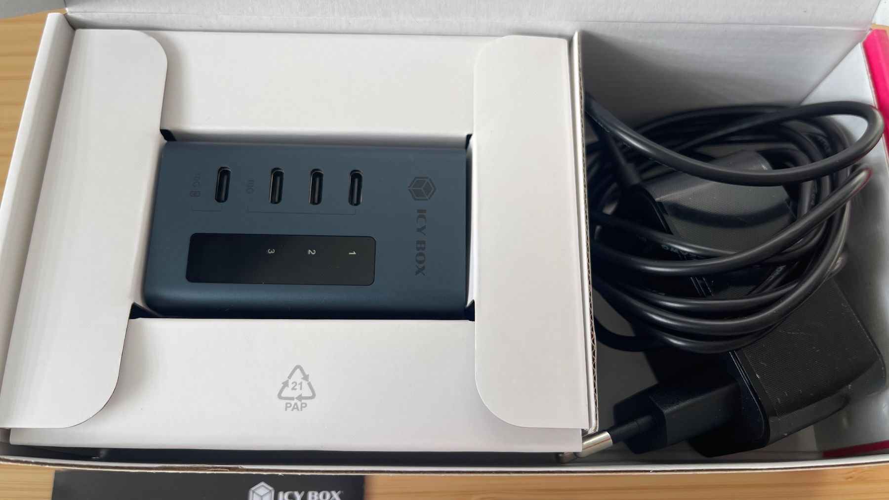 Hub & Switch: ICY BOX 4-Port USB Hub – Nuovo e nell'imballaggio originale da Arni AG venduto da sch_7rz9 1