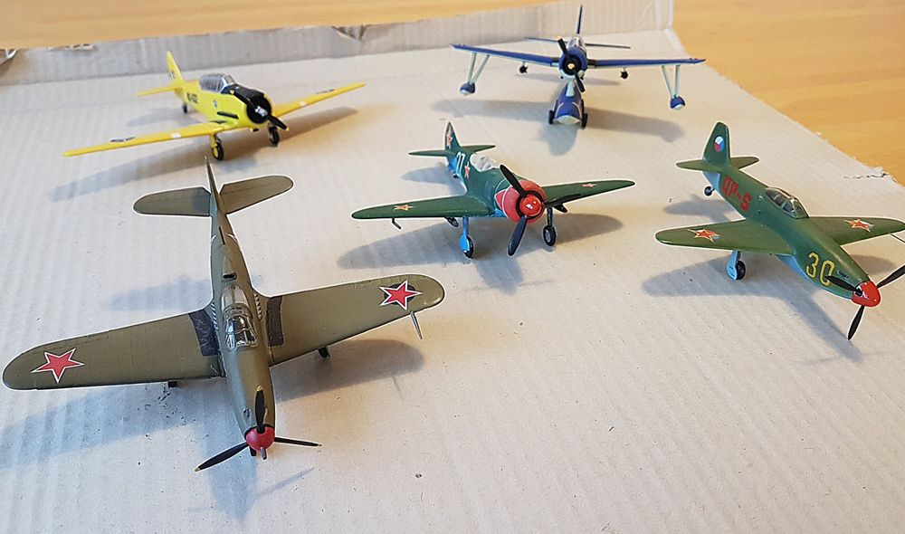 konvolut-2-weltkrieg-flugzeugen-aus-plastik-im-1-72-gebraucht-in