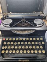 Schreibmaschine Astoria, Vintage, Retro, Deko, Sammlerstück