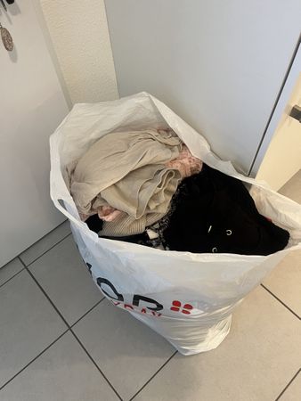 Damenkleider 14kg M- L