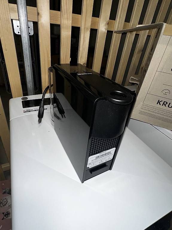 Krups Macchine per caffè & Macchine per espresso: Machine Nespresso Essenza Mini – Usato da Bussigny venduto da kev_z9b9