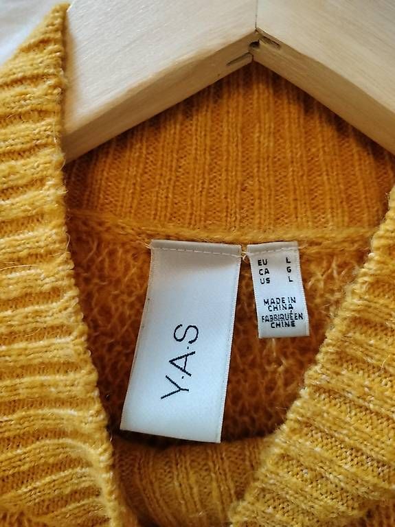 Pullover & Sweatshirts: senfgelber Wollpullover – Gebraucht aus Luzern von car.i. 1