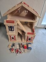 Puppenhaus aus massivem Holz
