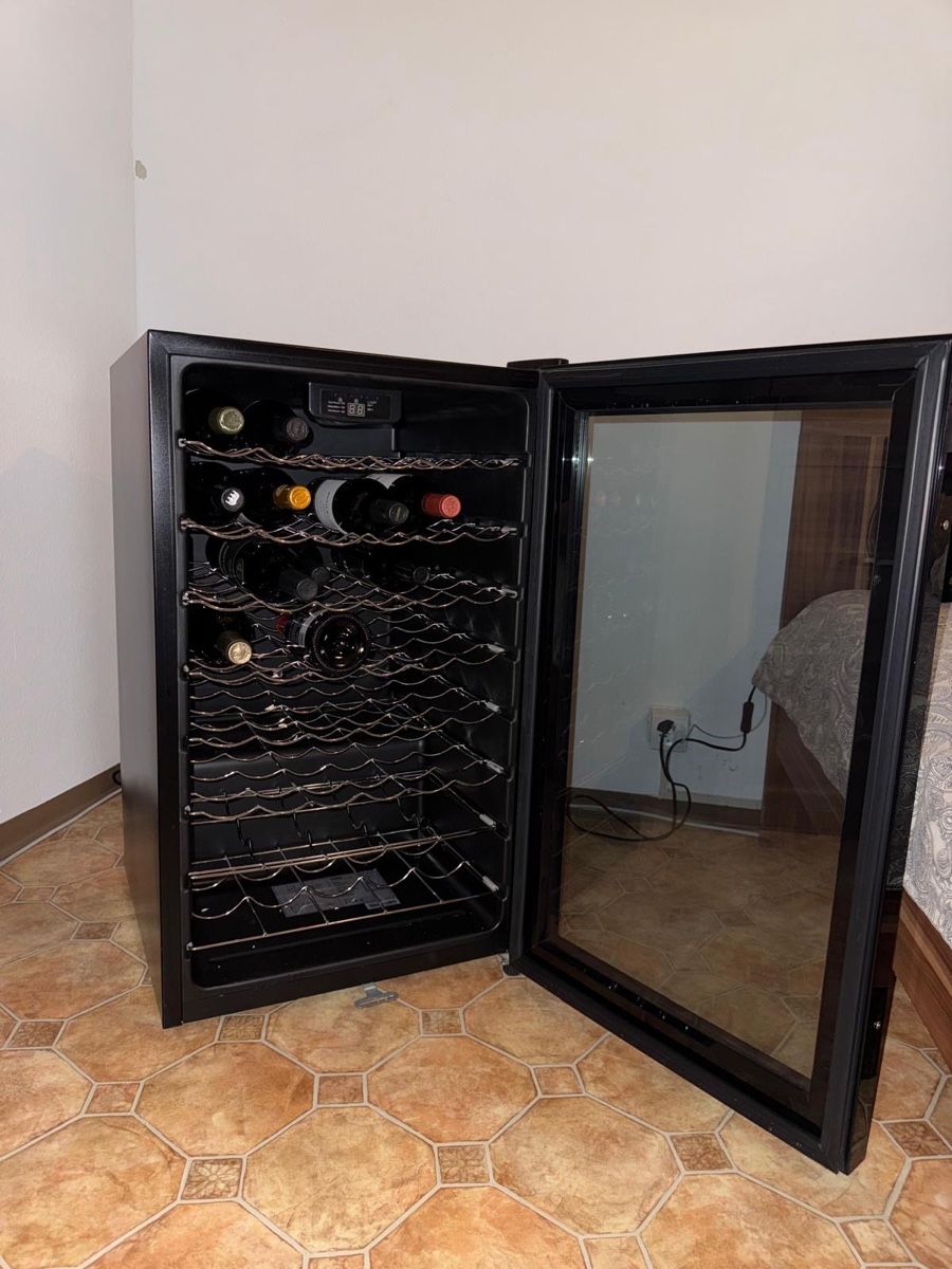 Kühlschrank: Weinkühlschrank – Gebraucht aus Zürich von Joao-Neves 2