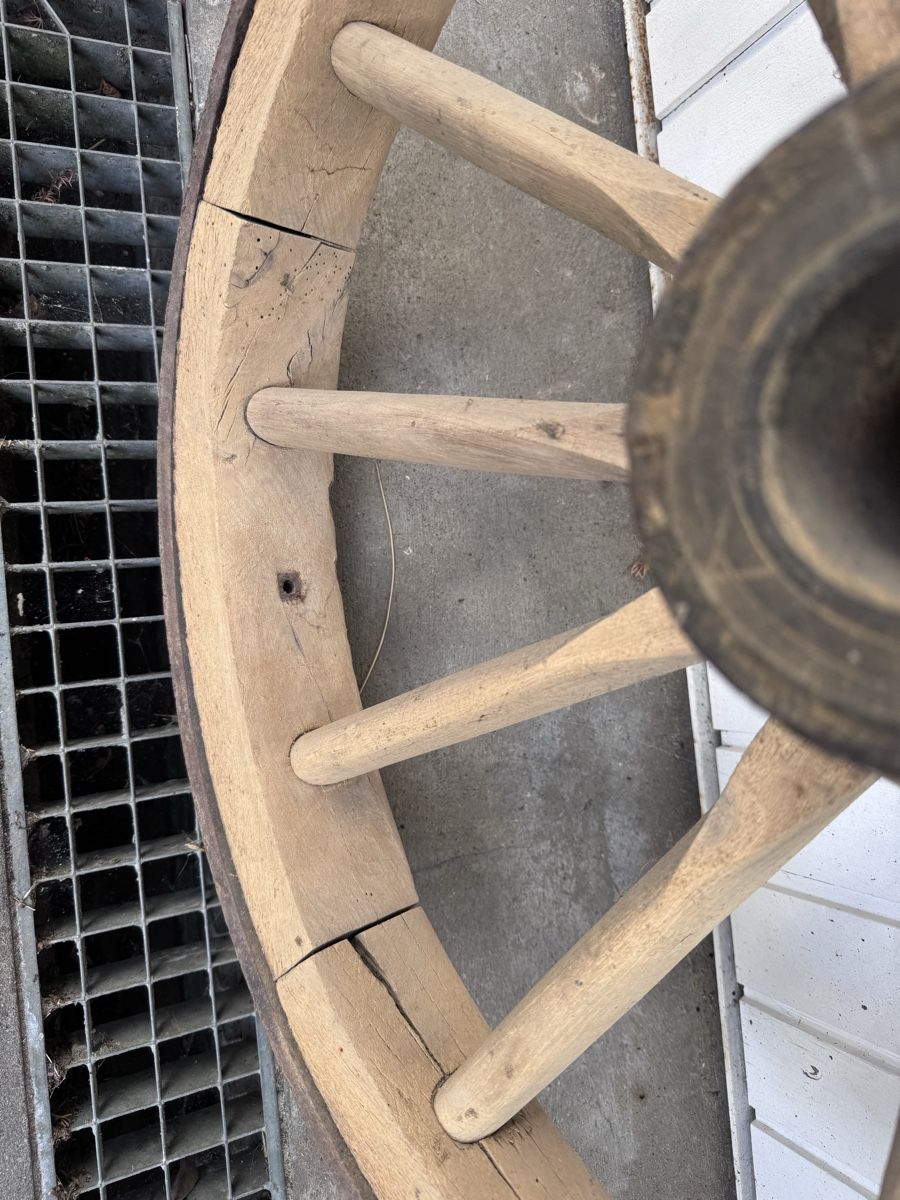 Pneus & Kompletträder: Antikes Wagenrad Holzrad 81cm Durchmesser – Gebraucht aus Niederbüren von Oetschli 3