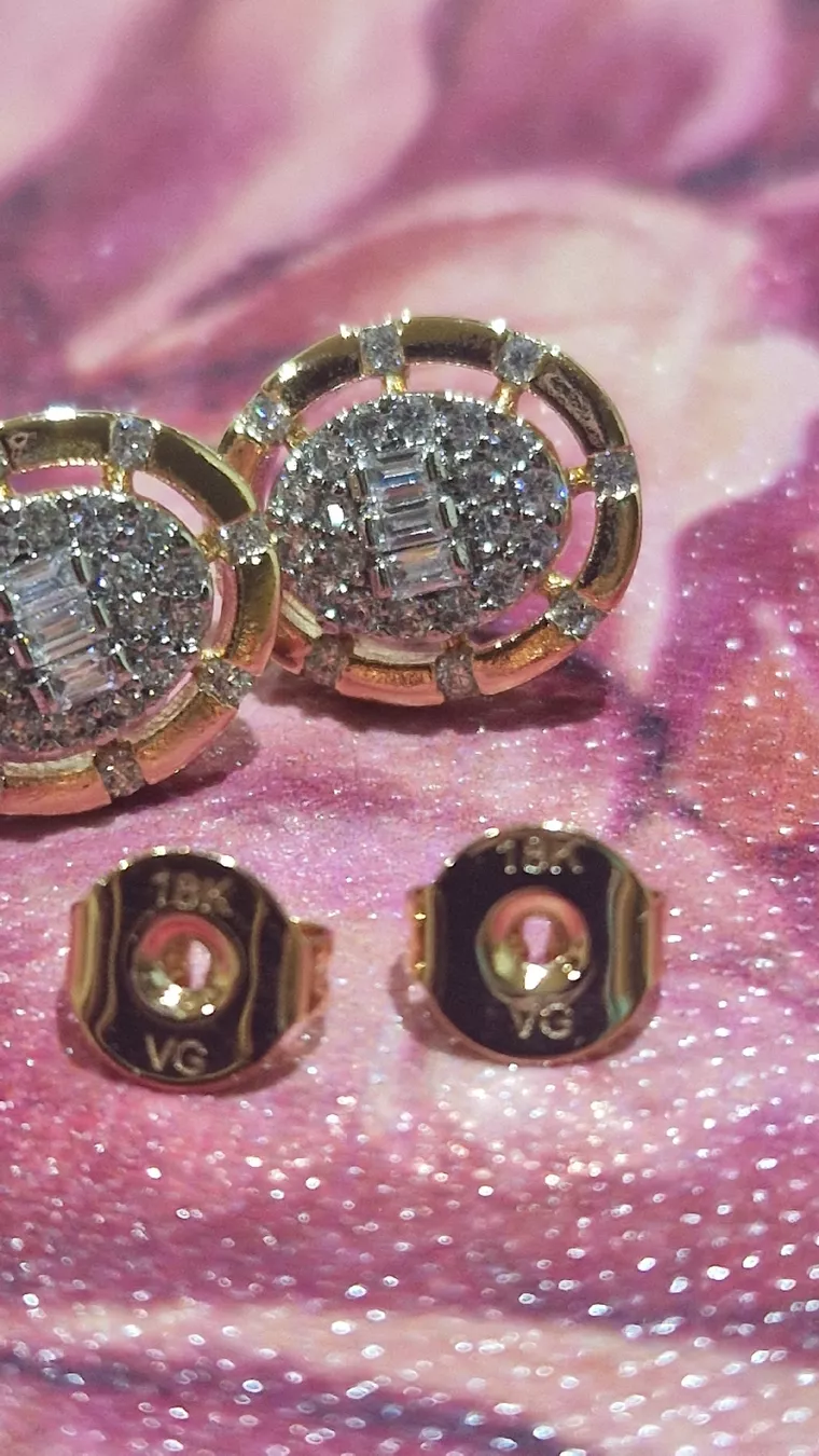 Ohrringe & -stecker: Earrings  – Neu und originalverpackt aus Château-d'Oex von mgj_9559 2