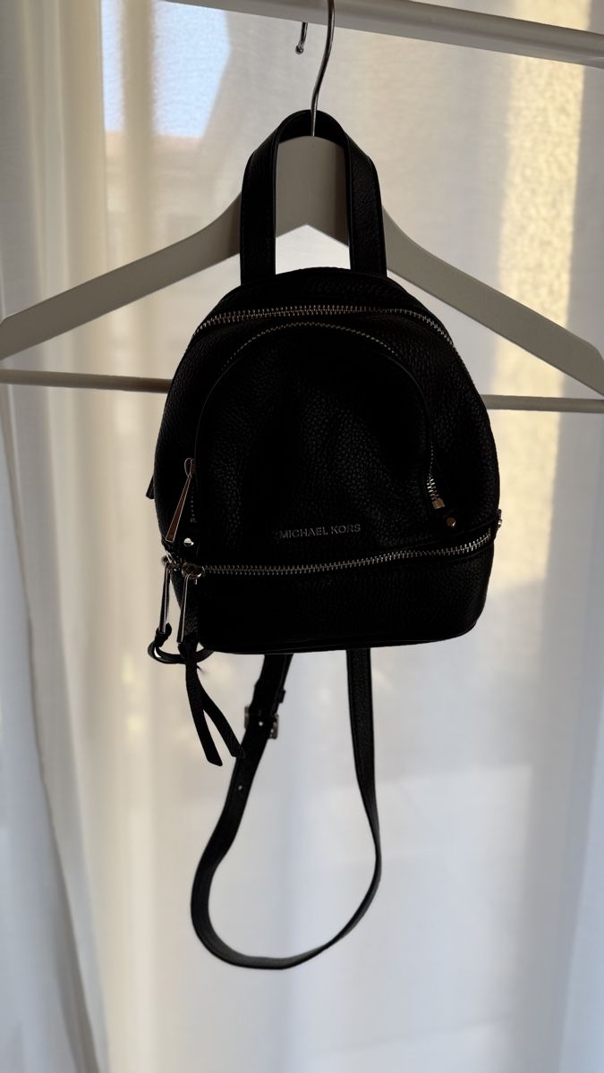 Michael Kors Rucksäcke: Michael Kors mini Rucksack - Schwarz – Gebraucht aus Solothurn von D.FloLu