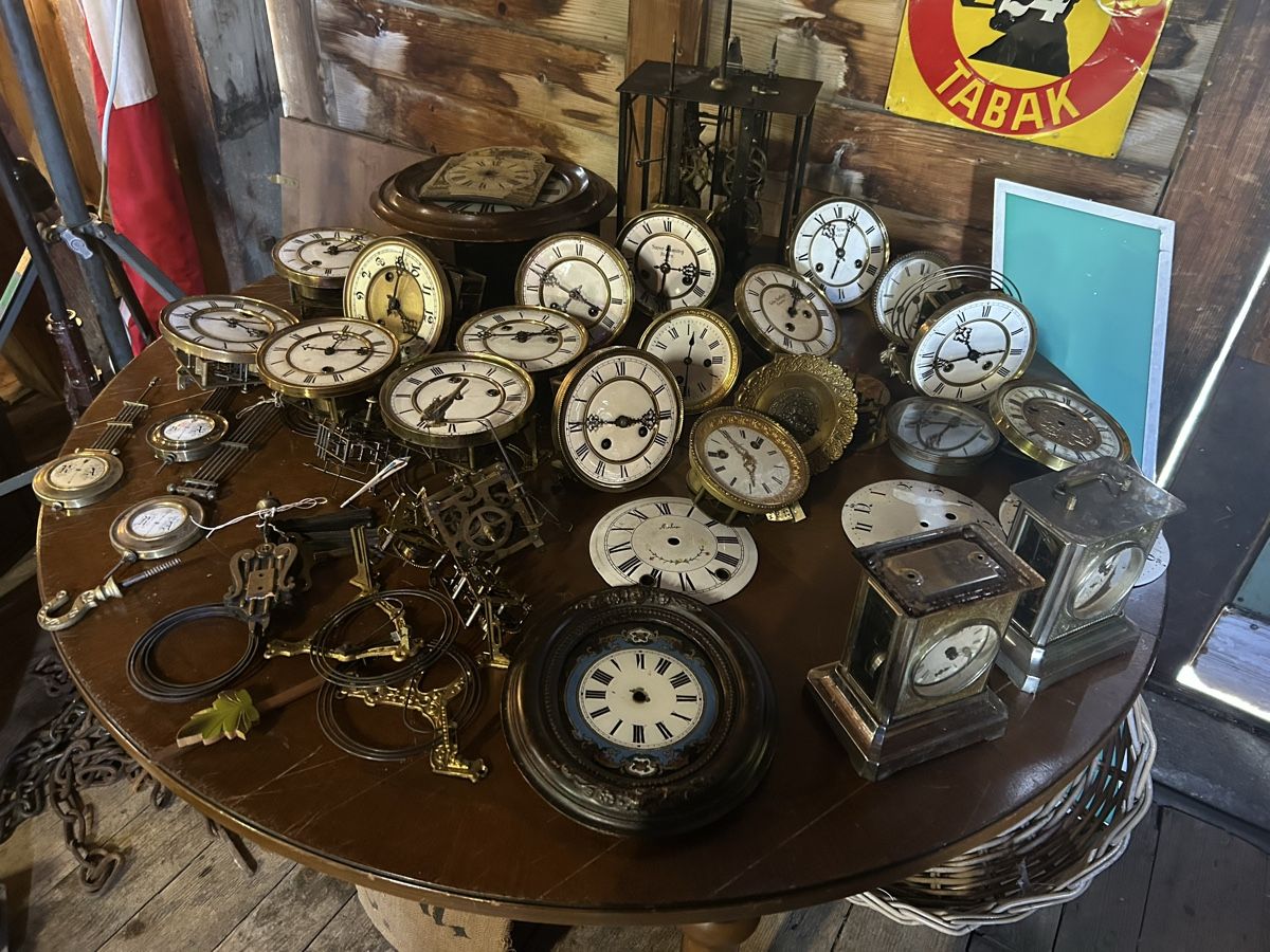 Orologi: Konvolut Uhren Teile – Usato da Urnäsch venduto da montags-lager