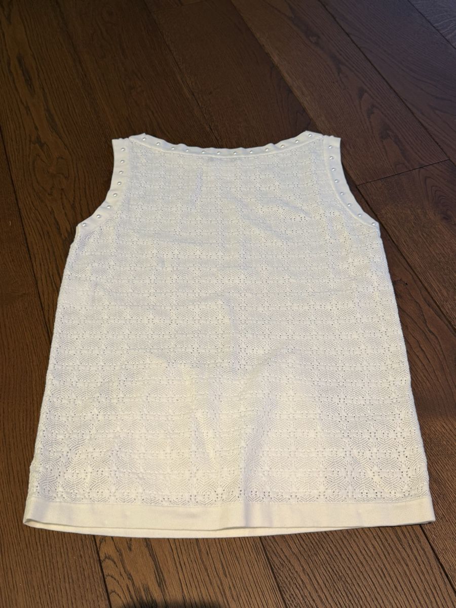 Chanel Tops: CHANEL Tank Top White Size 34  – D'occasion à Pfäffikon SZ par NicMarKom 1