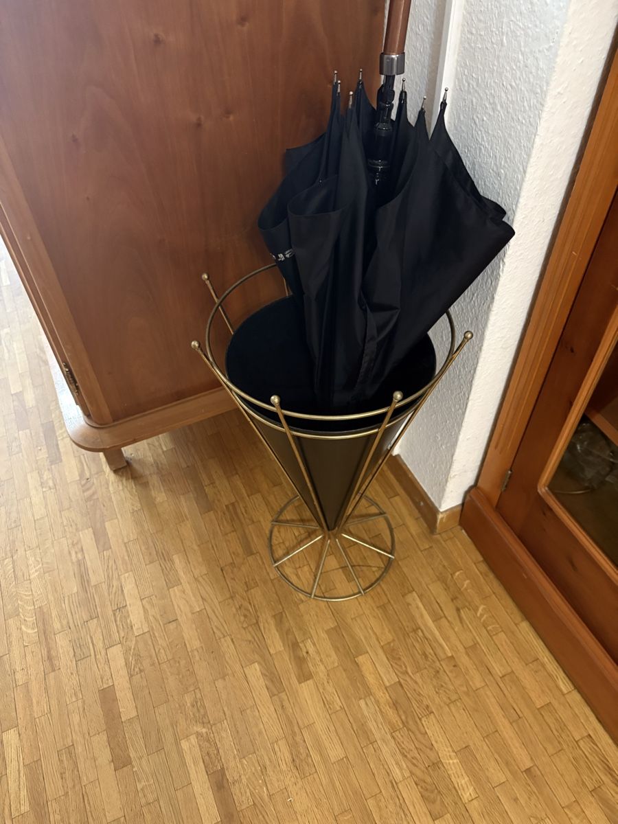 Altri mobili per ufficio: Porte parapluie vintage Vitra – Usato da petit lancy venduto da FerreiraLuis 2