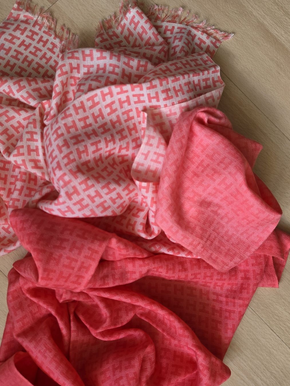 Hemisphere Foulards, Tücher & Schals: HEMISPHERE SCHAL CORAL/LACHS – Gebraucht aus Adlikon von jahr01 5