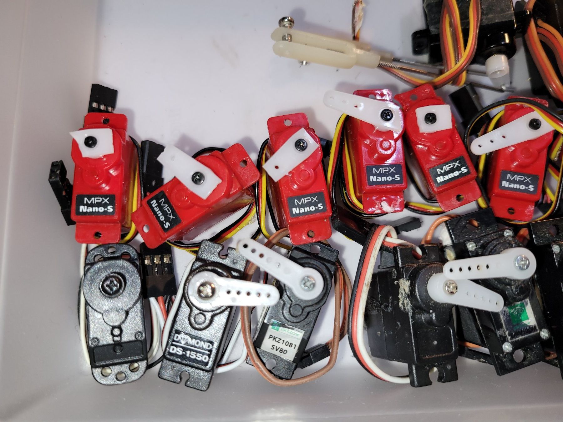 Modellismo RC: Grosses Servolot, geprüft, Midi/Mini/Microservos – Usato da Winterthur venduto da testi67 2