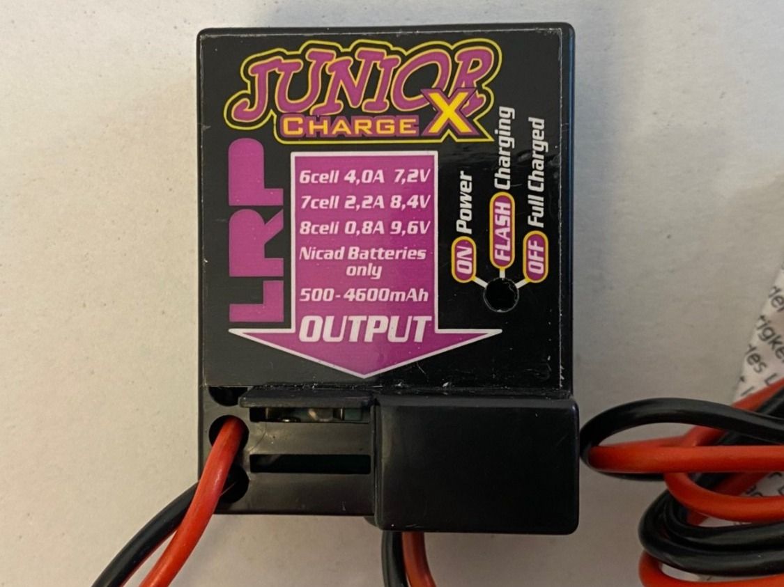 LRP Modellismo RC: LRP Junior X Batterieladegerät mit Tamiya Stecker – Usato da Kreuzlingen venduto da Musikremo