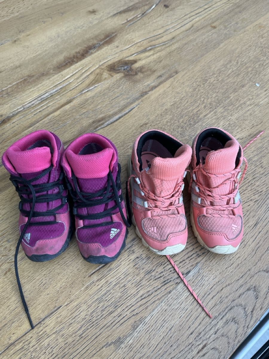 Adidas Chaussures filles: Kinderwanderschuhe Adidas Terrex Gore-Tex – D'occasion à Berschis par towa350