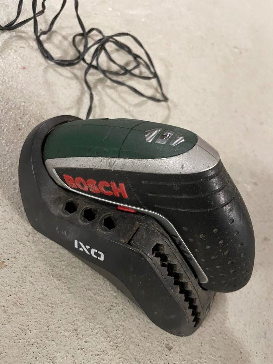 Tutti gli attrezzi: Visseuse Bosch de poche – Usato da Cottens FR venduto da ginop