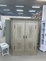 Schrank Holz 2-türig Garderobe Tablare shabby grün börnie's